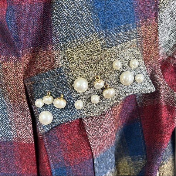 CAbi Style 3555 Collage Plaid Pearl Shacket Jacket - Picture 9 of 16